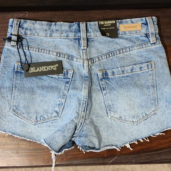 Blank NYC Vintage High Rise Cut Off Shorts - Picture 4 of 9